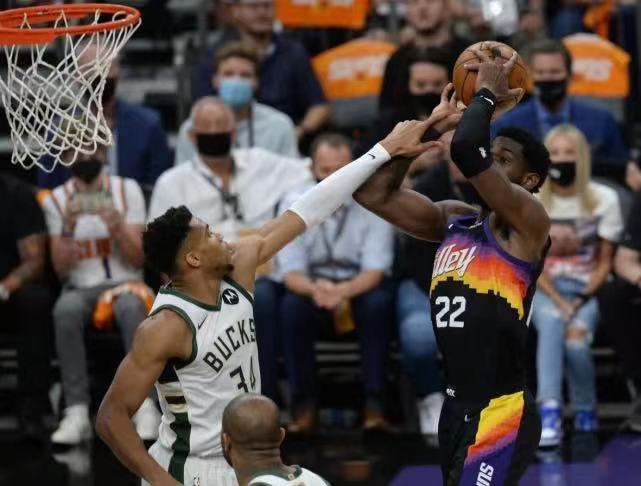  字母哥休战雄鹿惨败热火力保前八  