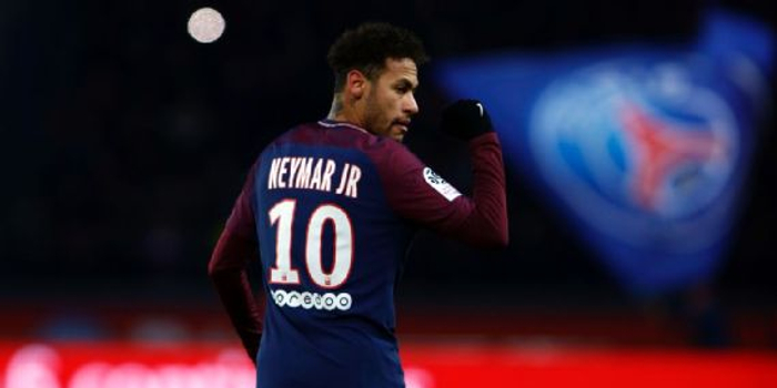 法甲收官战悬念迭起,冠军归属进入倒计时