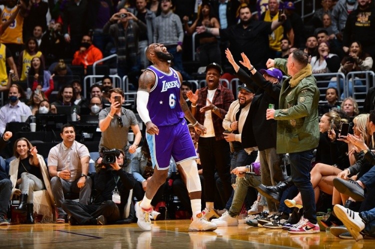 班凯罗制霸油漆区,魔术主场力克奇才终结对手连胜